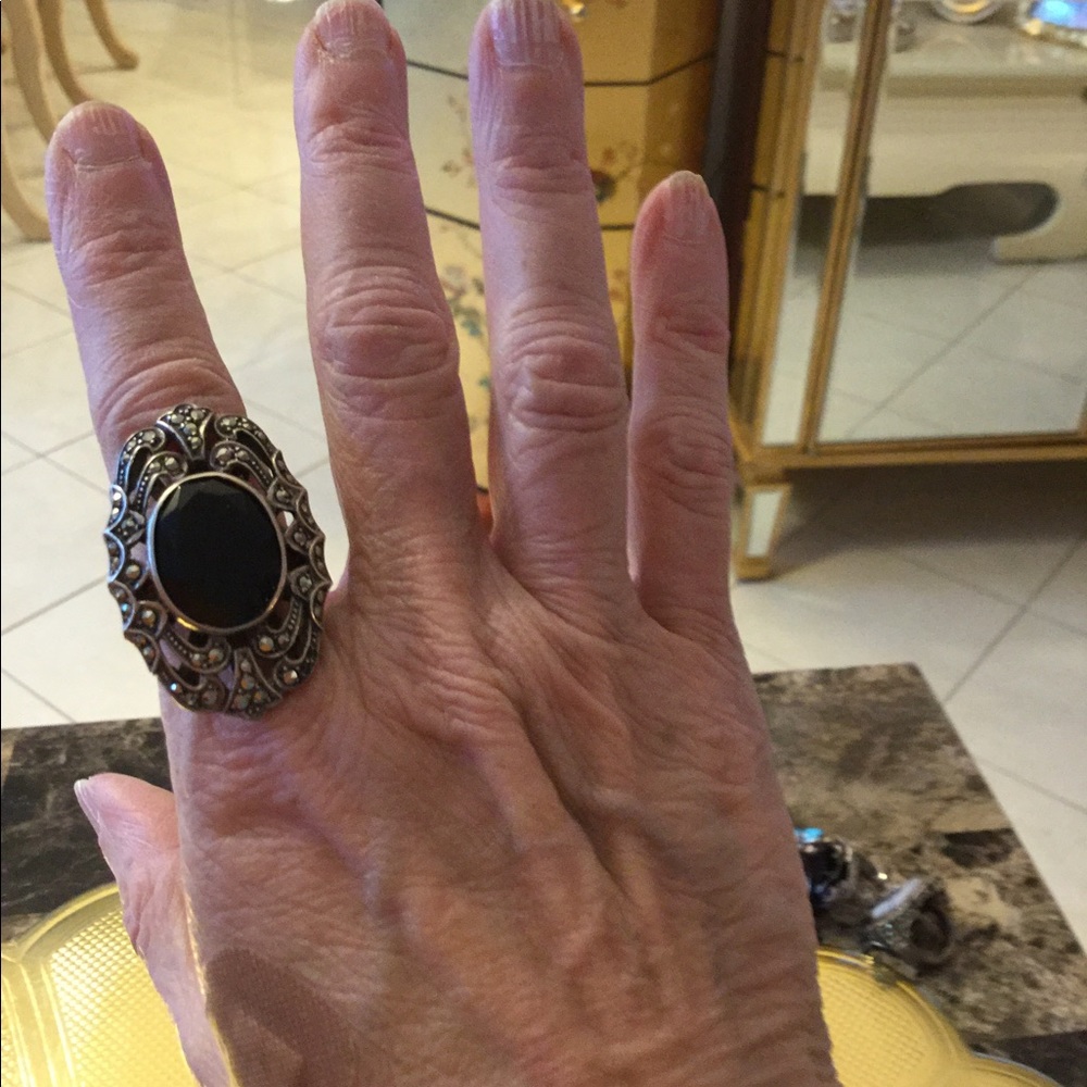 Beautiful onyx and marcasite ring sterling silver